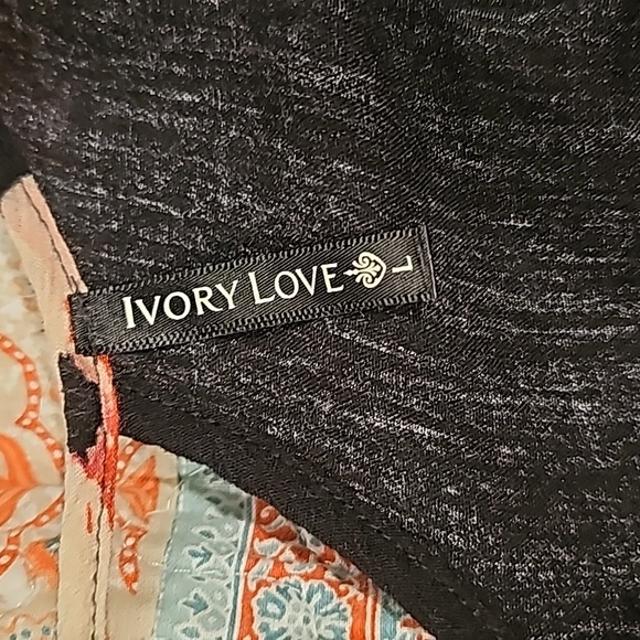 NWOT, "Ivory Lace" Floral print casual top - Picture 4 of 4